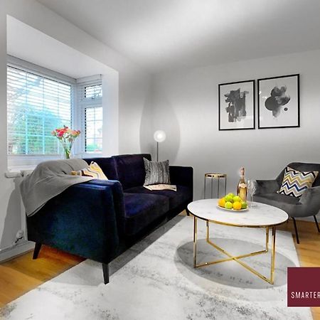 Апартаменты Wokingham - 2 Bed Modern House - Parking Экстерьер фото