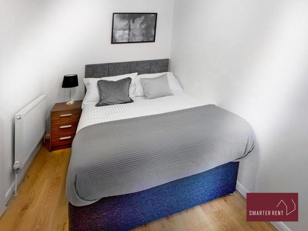 Апартаменты Wokingham - 2 Bed Modern House - Parking Экстерьер фото