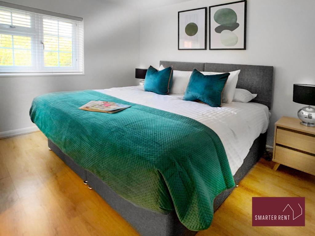 Апартаменты Wokingham - 2 Bed Modern House - Parking Экстерьер фото