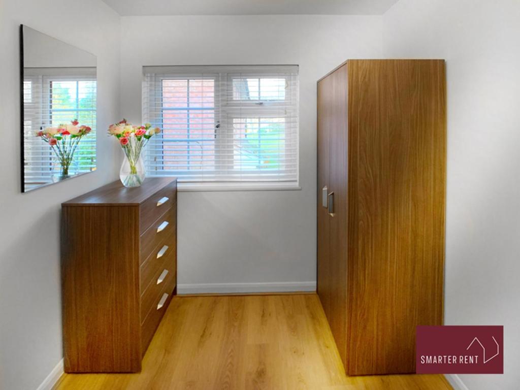 Апартаменты Wokingham - 2 Bed Modern House - Parking Экстерьер фото